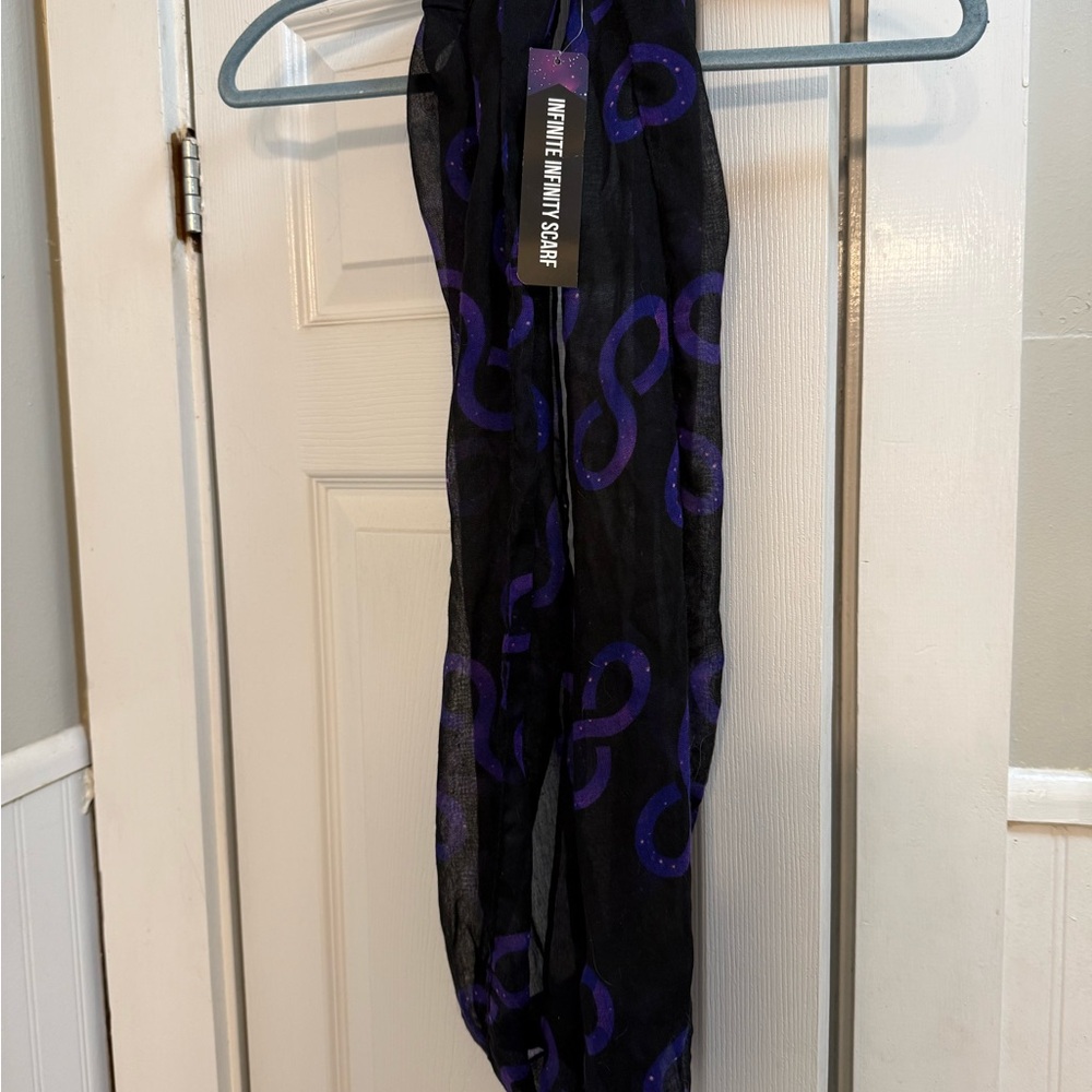 ThinkGeek Black and Purple Infinite Infinity Scarf